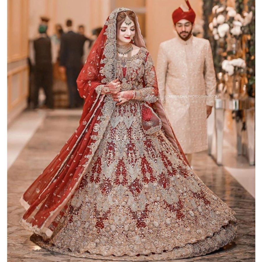 https://pakibridals.com/wp-content/uploads/2023/02/Deep-Red-Bridal-Maxi-Pakistani-pic-900x900.jpg